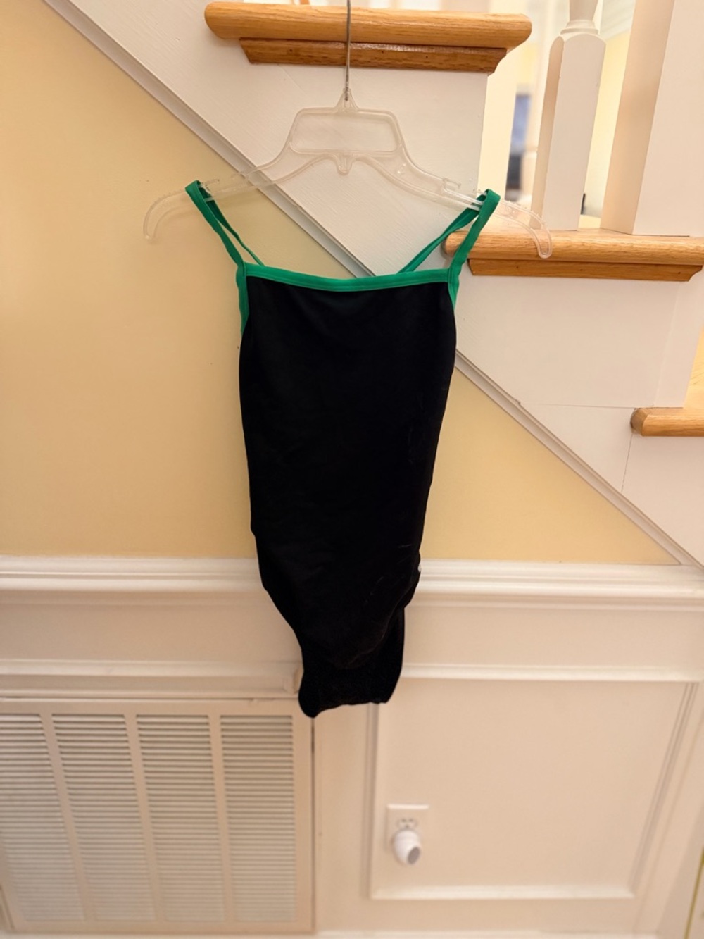 Ladies Size 8/34 "Speedo" ENDURANCE + Black One-Piece Swimsuit with Green Straps